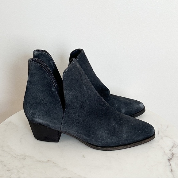 NEW Free People Charm Double-V Ankle Bootie in Navy Suede Size 9 US 39 EU - Picture 7 of 9